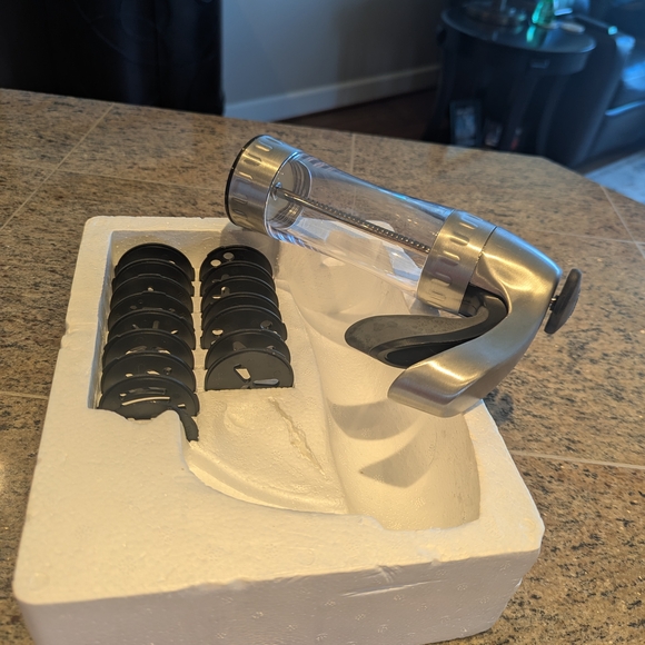 Silver and Black Wine Opener Set - Picture 2 of 4